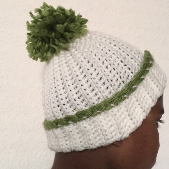Hand crocheted beanie hat - Picture 3 of 3